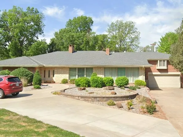 2101 Lincoln Dr, Hays, KS 67601