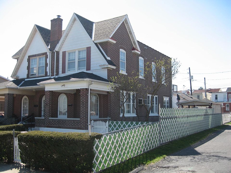Fenced Yard