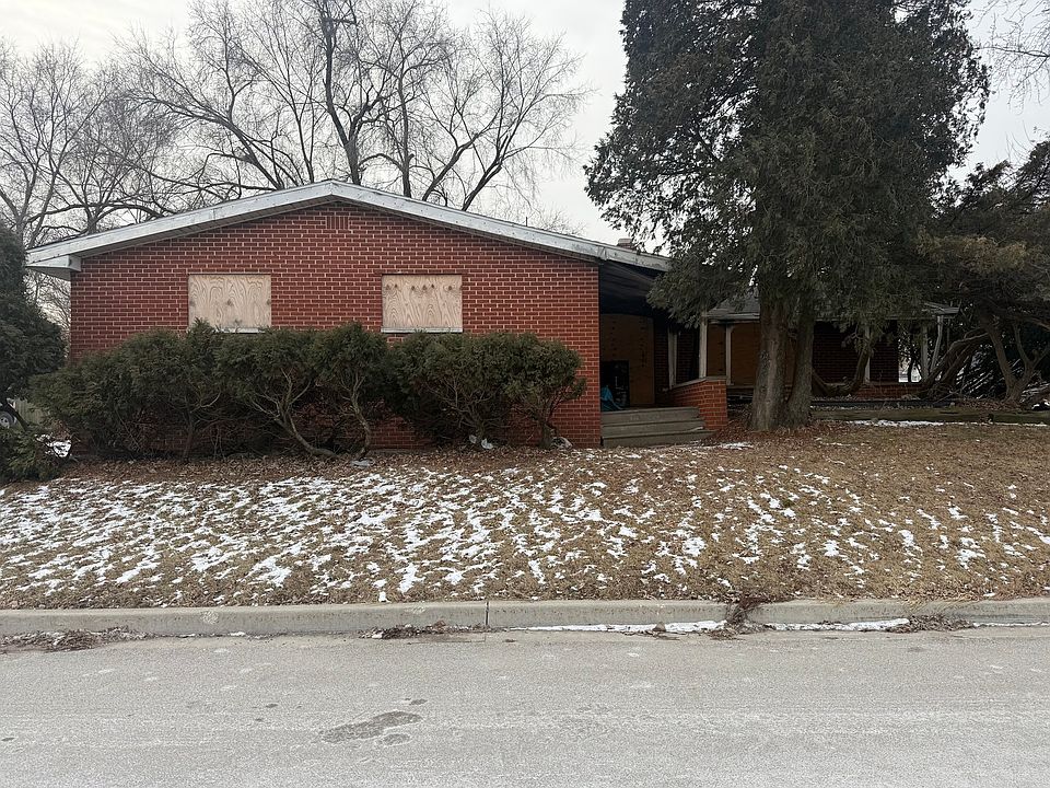 2nd image of 1342 Fairmount Ave