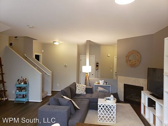 4th image of 1313 52nd St NE