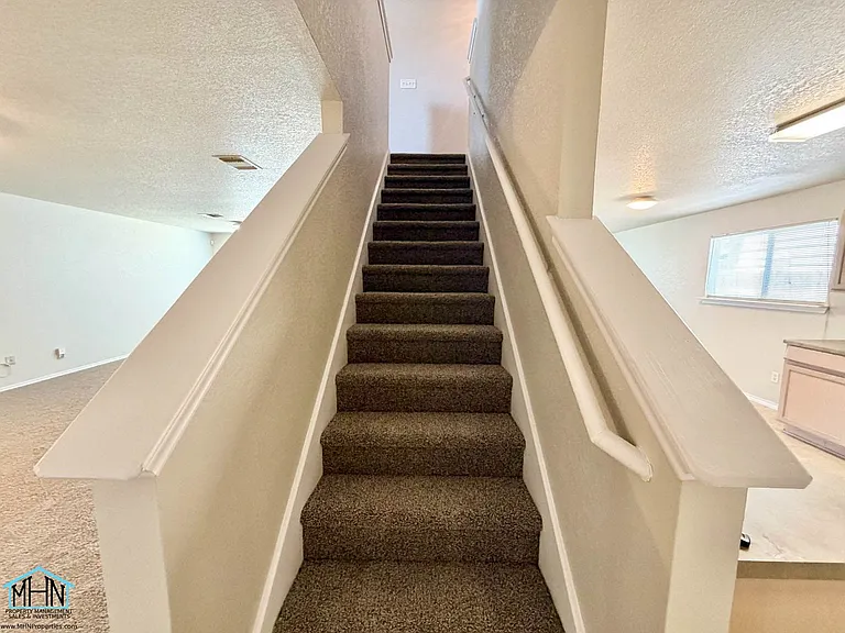 8326 Steep Valley — Photo 14