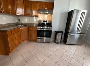 7513 68th Ave FLOOR 2, Middle Village, NY 11379