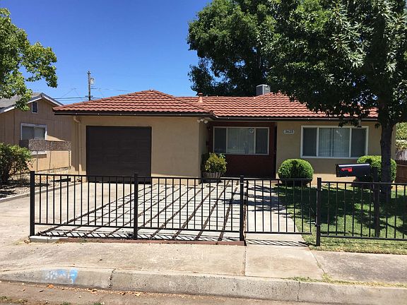 3rd image of 3625 Sierra St