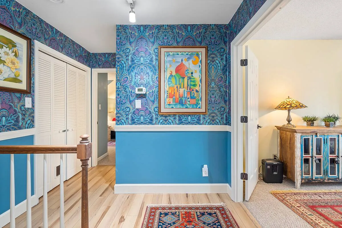 4 bed, 2.5 bath, 1974 sqft, $4,600 — Photo 2