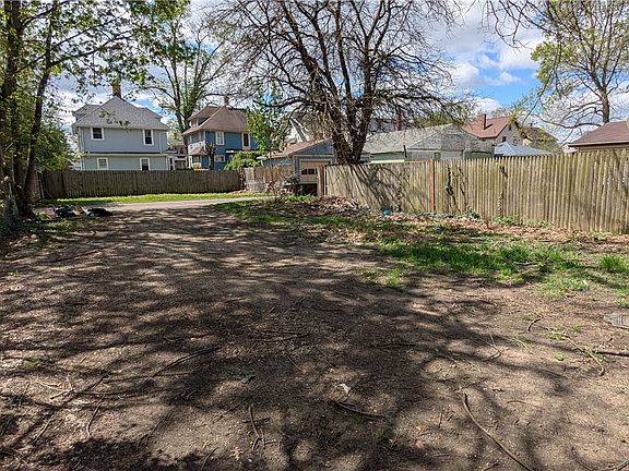 4th image of 2830 3rd St NW