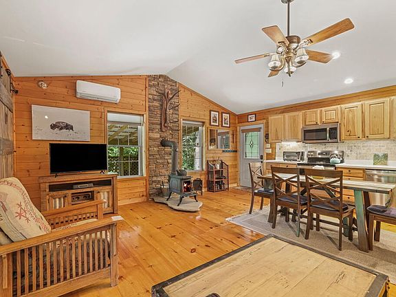3rd image of 564 Stamey Mountain Rd