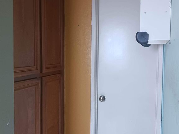 5th image of 3618 Barnes Ave APT 17