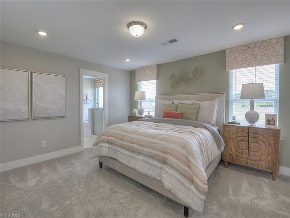 5th image of 526 Winesap Dr