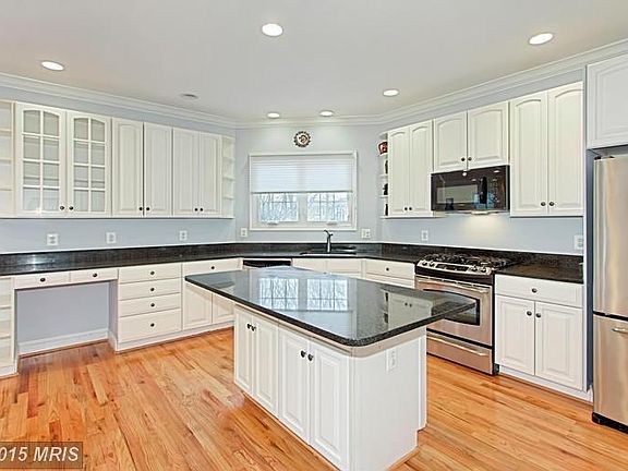 5th image of 2219 N Quantico St