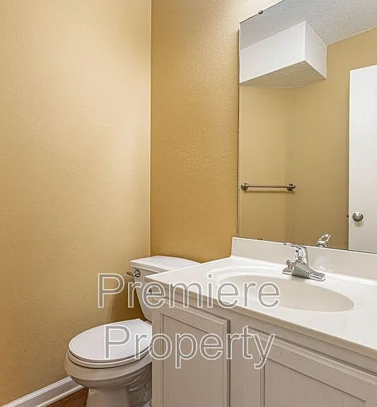8119 N Elmwood Ave — Photo 5