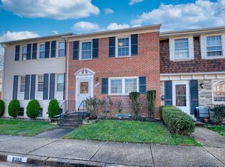 8392 Glastonbury Ct, Annandale, VA 22003