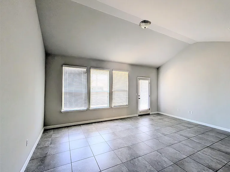 11000 Bruneau Trl — Photo 5