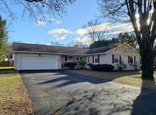 33 Elm Cres, South Deerfield, MA 01373