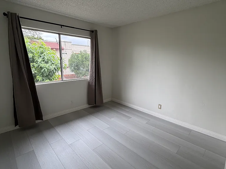 1434 N California Ave #5 — Photo 16