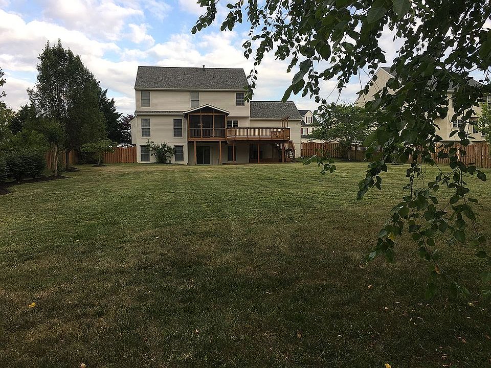 2nd image of 20 Raleigh Ln