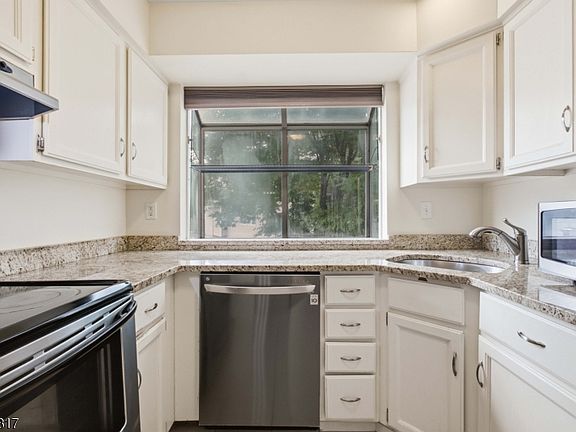 4th image of 10 Stevens Court