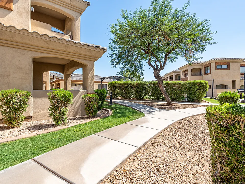 Building Photo 5