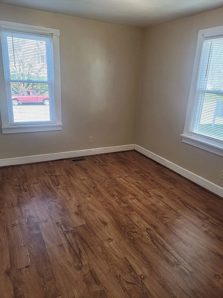 2 bed, 900 sqft, $950 — Photo 4