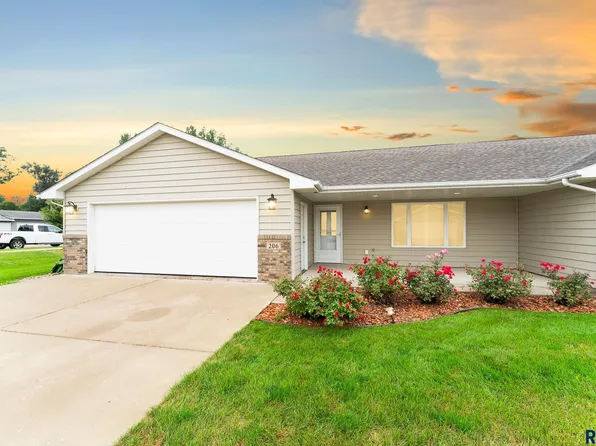 207 W 5th St Unit 206, Hartford, SD 57033