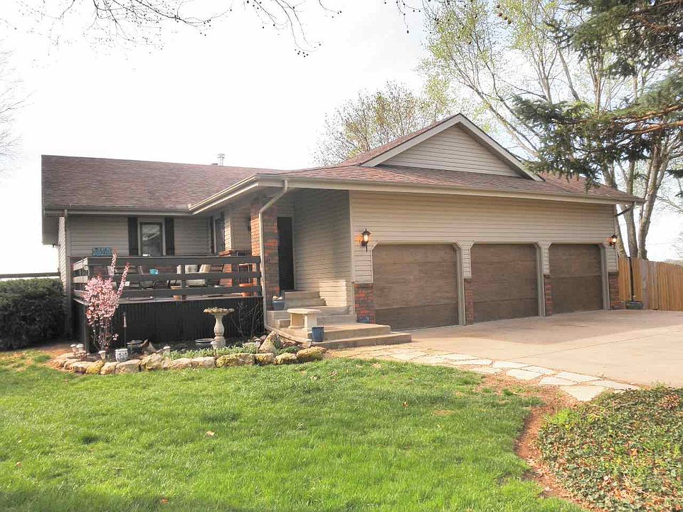 1st image of 14 Fleetwood Dr