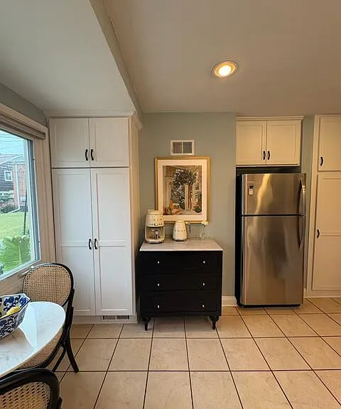 2051 Ludington Ave — Photo 22