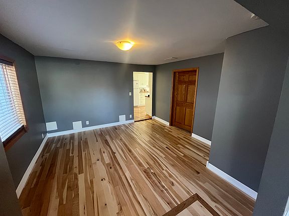 3rd image of 559 Smith Ave S #1