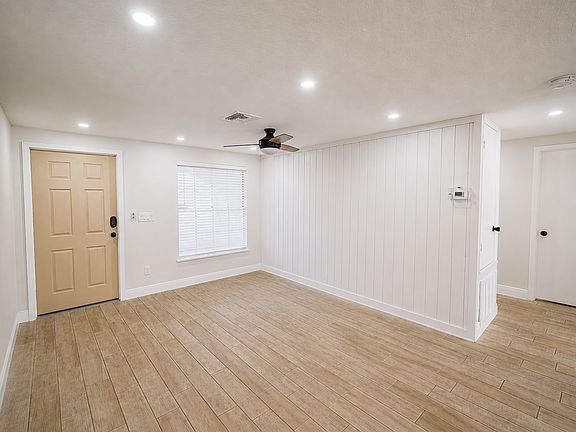 3rd image of 3120 Sandspur Dr
