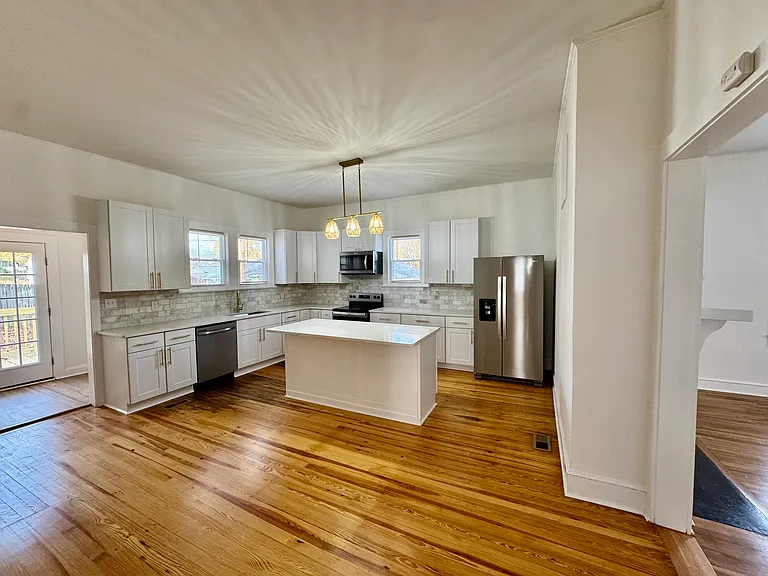 313 N Rose Ave — Photo 4
