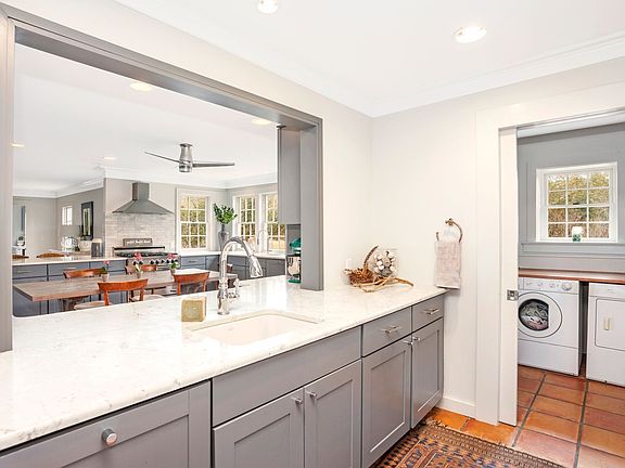 5th image of 8 Barker Ln