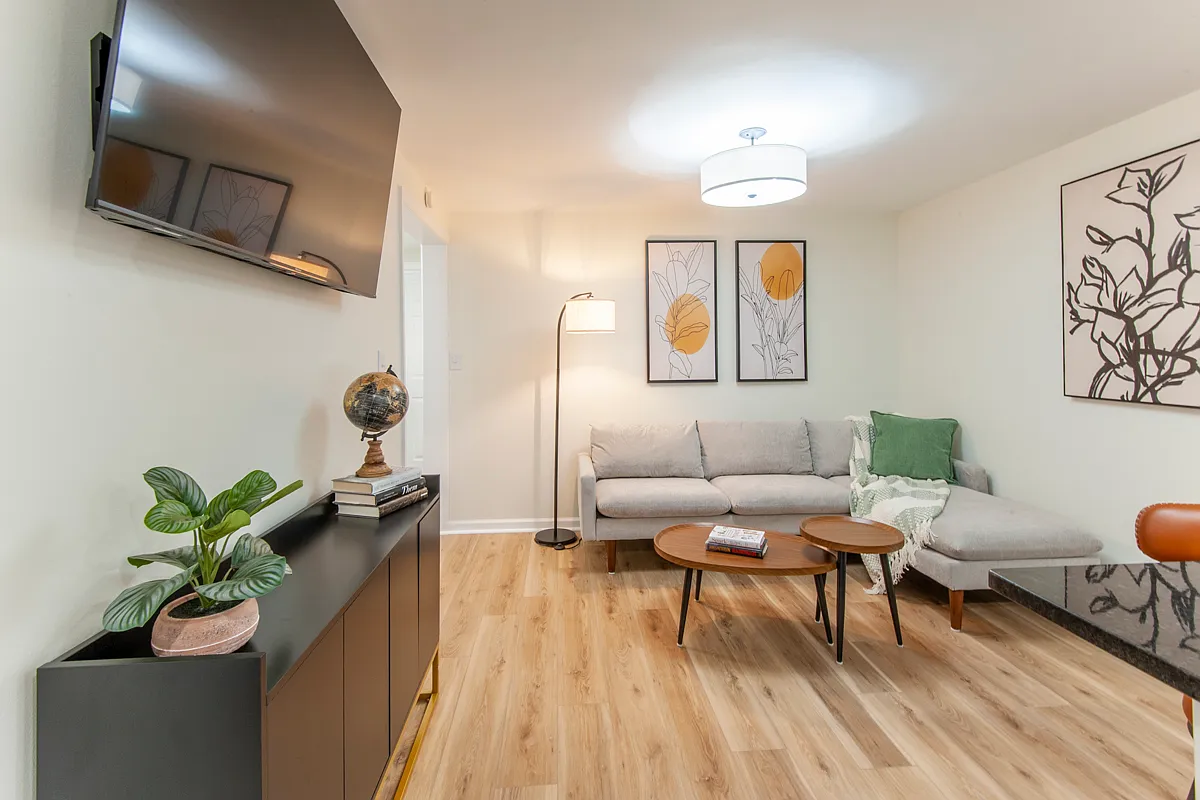 1 bed, 900 sqft, $2,150 — Photo 3
