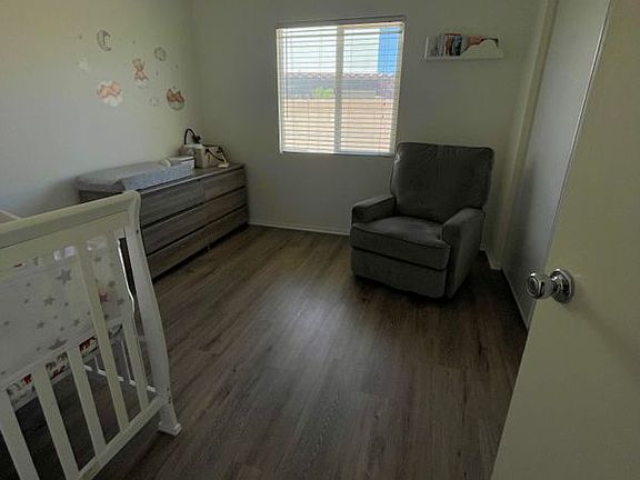 4th image of 45118 Parkview Ln