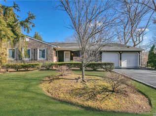 39 Neil Dr, Smithtown, NY 11787