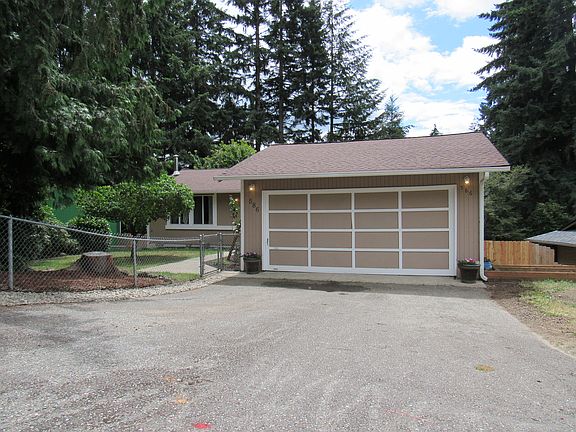 2nd image of 586 NE Conifer Dr