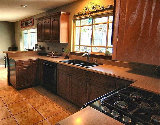 4th image of 5411 Pineridge Dr
