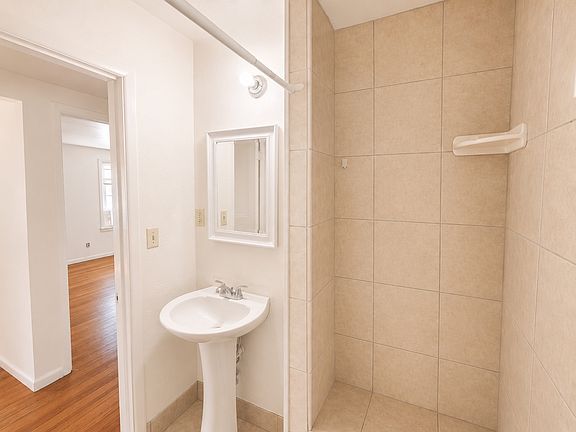 5th image of 1715 N Linn Ave #2