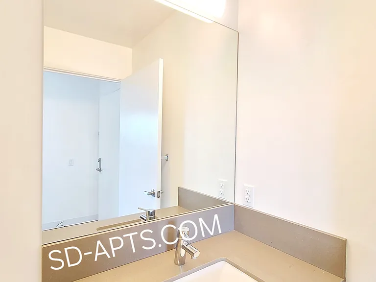 3953 1st Ave #L7 — Photo 22