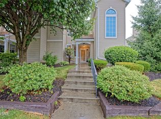 4704 Foxwood Dr S, Clifton Park, NY 12065