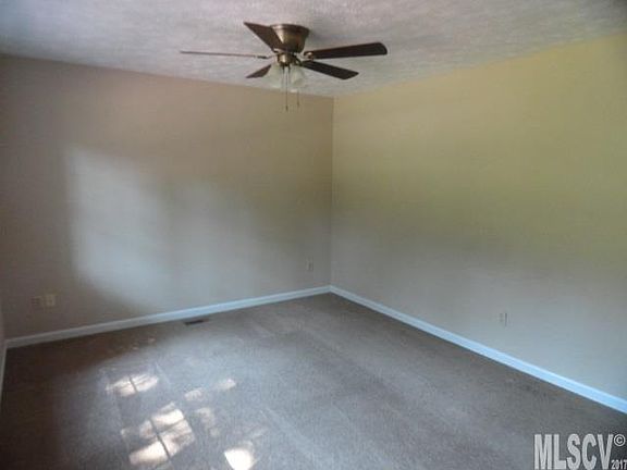 3rd image of 4638 Knight St