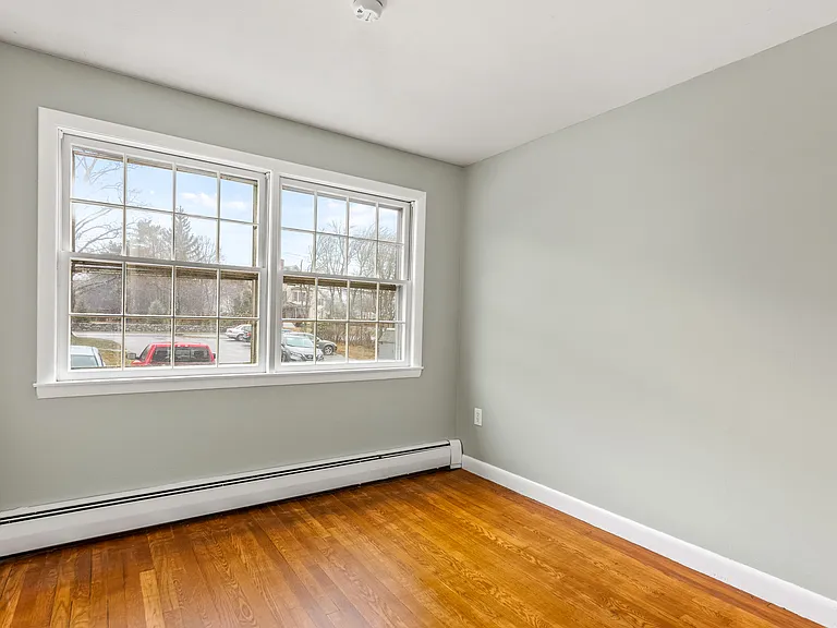 3 Elaine St #33 — Photo 31