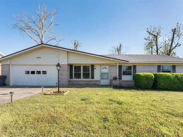 1606 W Magnolia St, Rogers, AR 72758