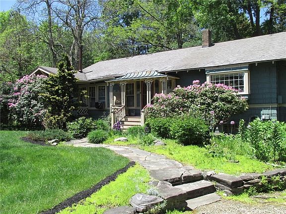 2nd image of 32 Elm Ln