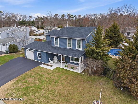 4th image of 8 Moss Haven Way