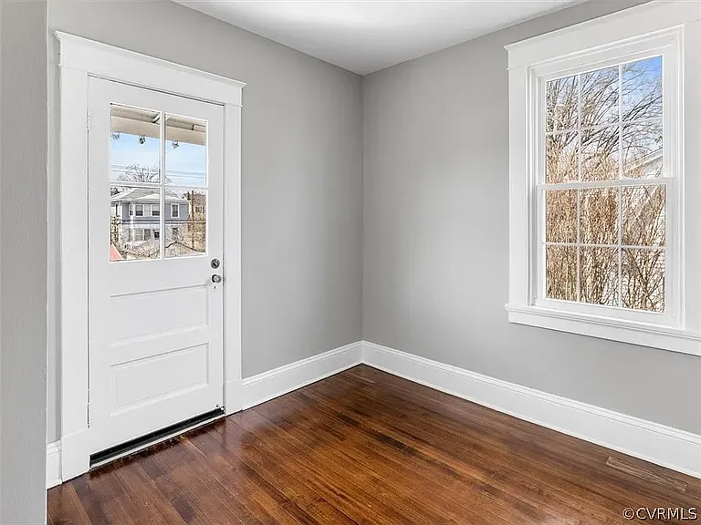 2900 Seminary Ave — Photo 13