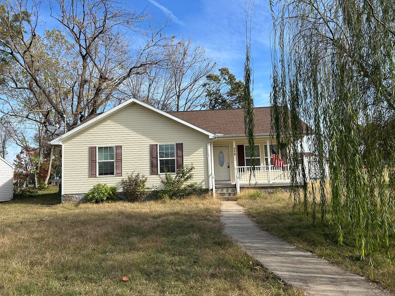 3 bed, 1.5 bath, 912 sqft, $1,400 — Photo 1