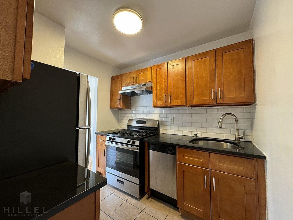 1st image of 3324 Parsons Blvd APT 3A