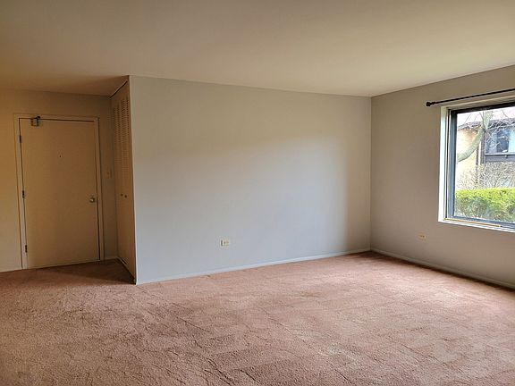 4th image of 6149 Knoll Wood Ct #104