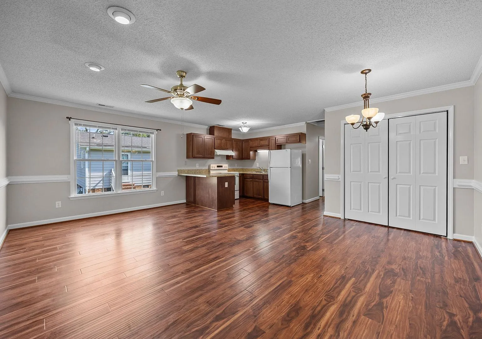 Two bedroom in Coats, NC! — Photo 2