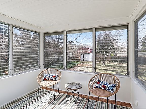 2nd image of 37 Oakmount Dr