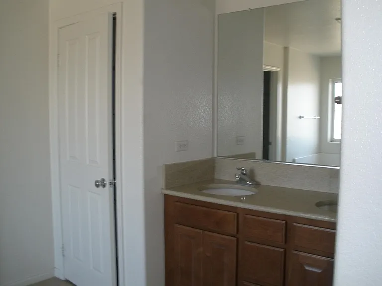 1681 Julia Way — Photo 15