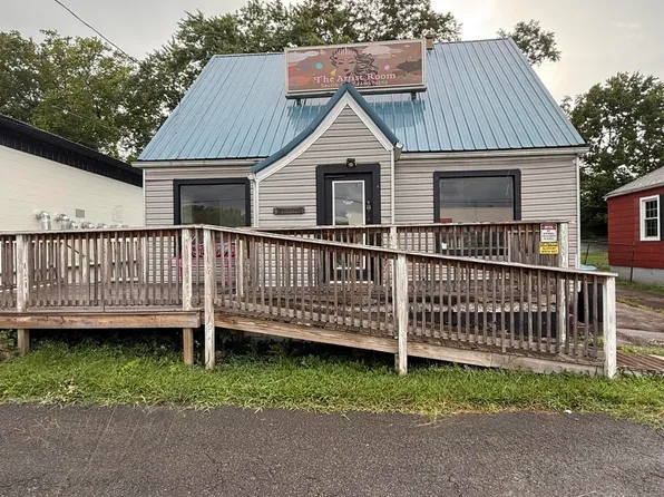 813 S 4th St, Danville, KY 40422